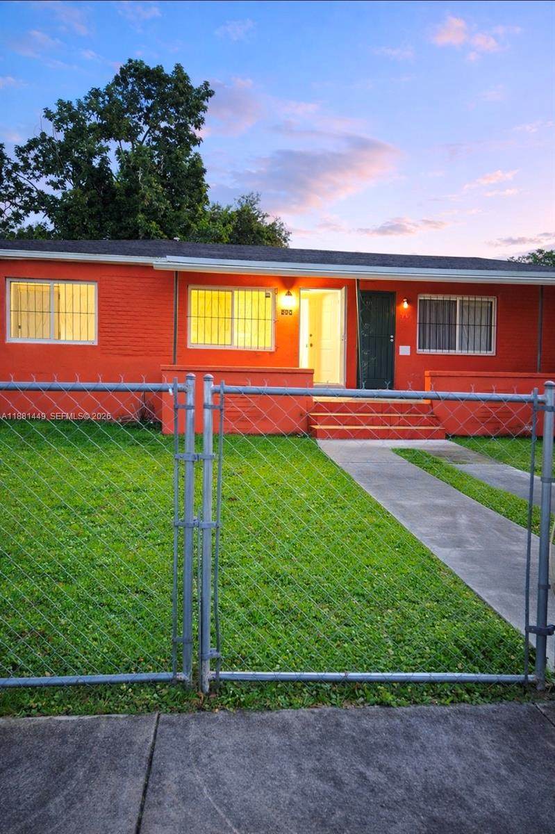 890 106th St - Photo 1