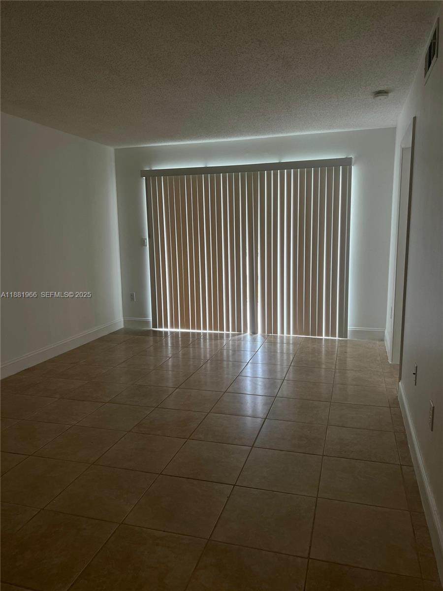 15241 80th St - Photo 1