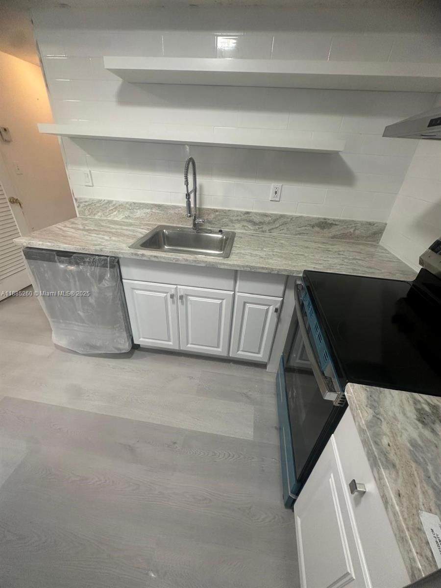 1120 102nd St - Photo 1