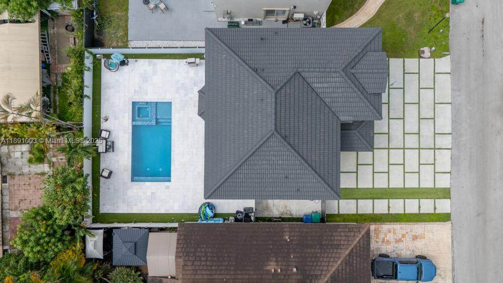 8248 195th Ter - Photo 1