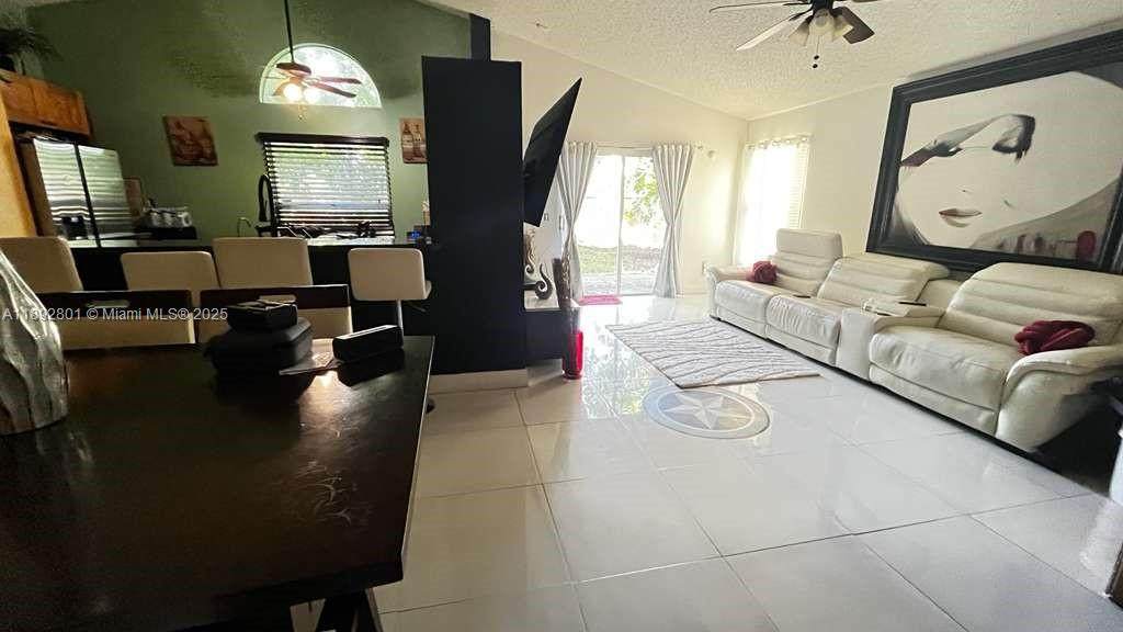 https://bt-photos.global.ssl.fastly.net/miami/1280_boomver_2_A11892801-2.jpg