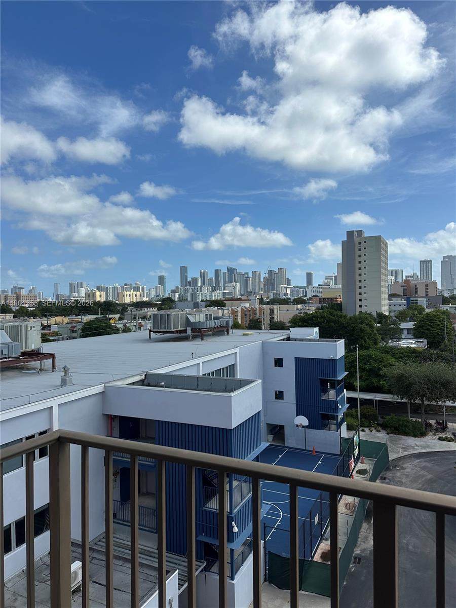 https://bt-photos.global.ssl.fastly.net/miami/orig_boomver_2_A11901353-2.jpg