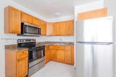 979 10th St - Photo 1