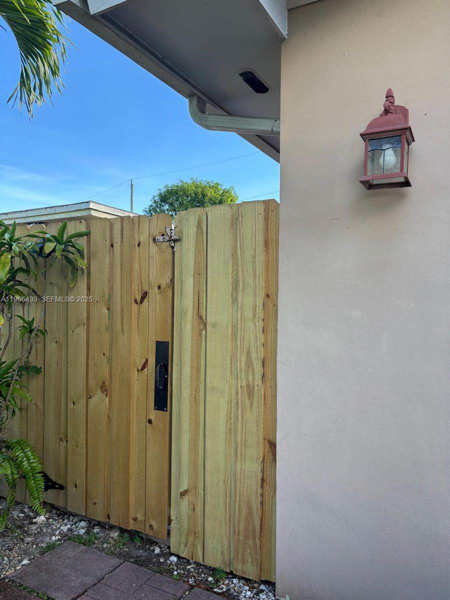 8635 102nd Ave - Photo 1