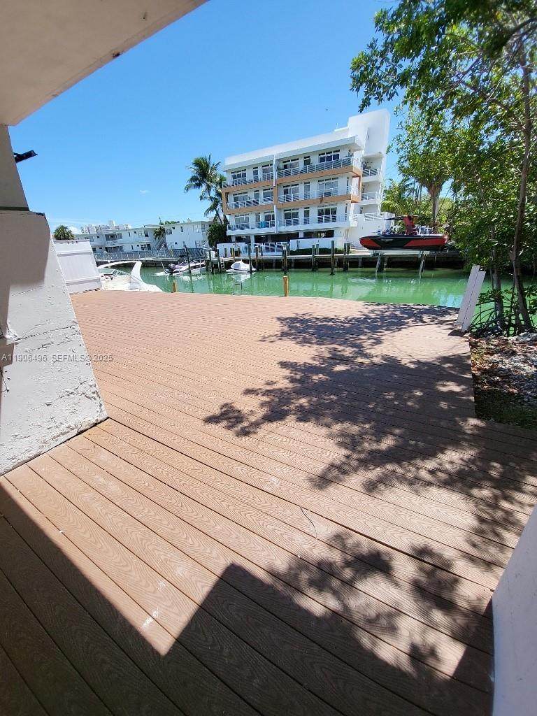 7707 Hawthorne Ave - Photo 1