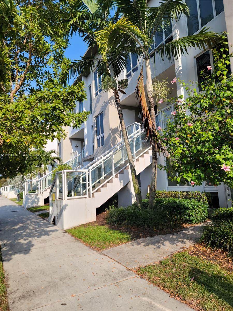 https://bt-photos.global.ssl.fastly.net/miami/orig_boomver_2_A11910058-2.jpg