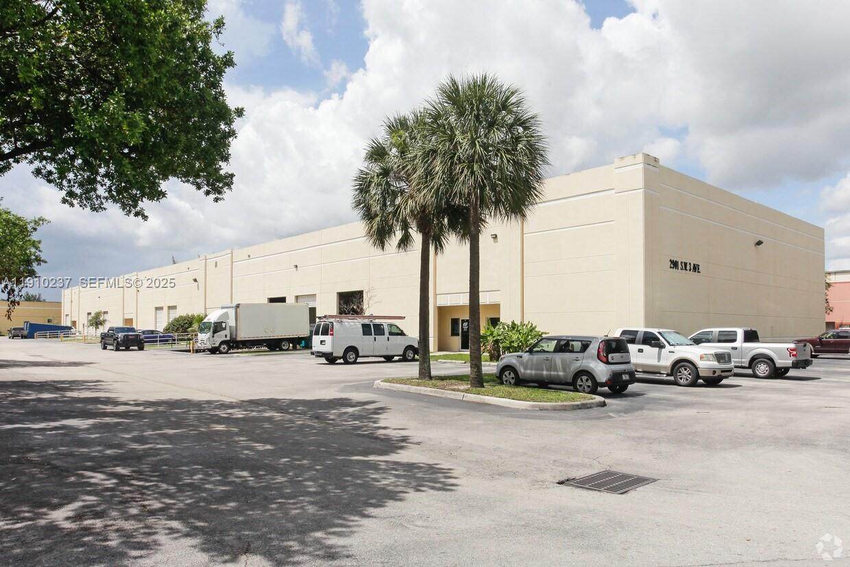 https://bt-photos.global.ssl.fastly.net/miami/orig_boomver_2_A11910237-2.jpg