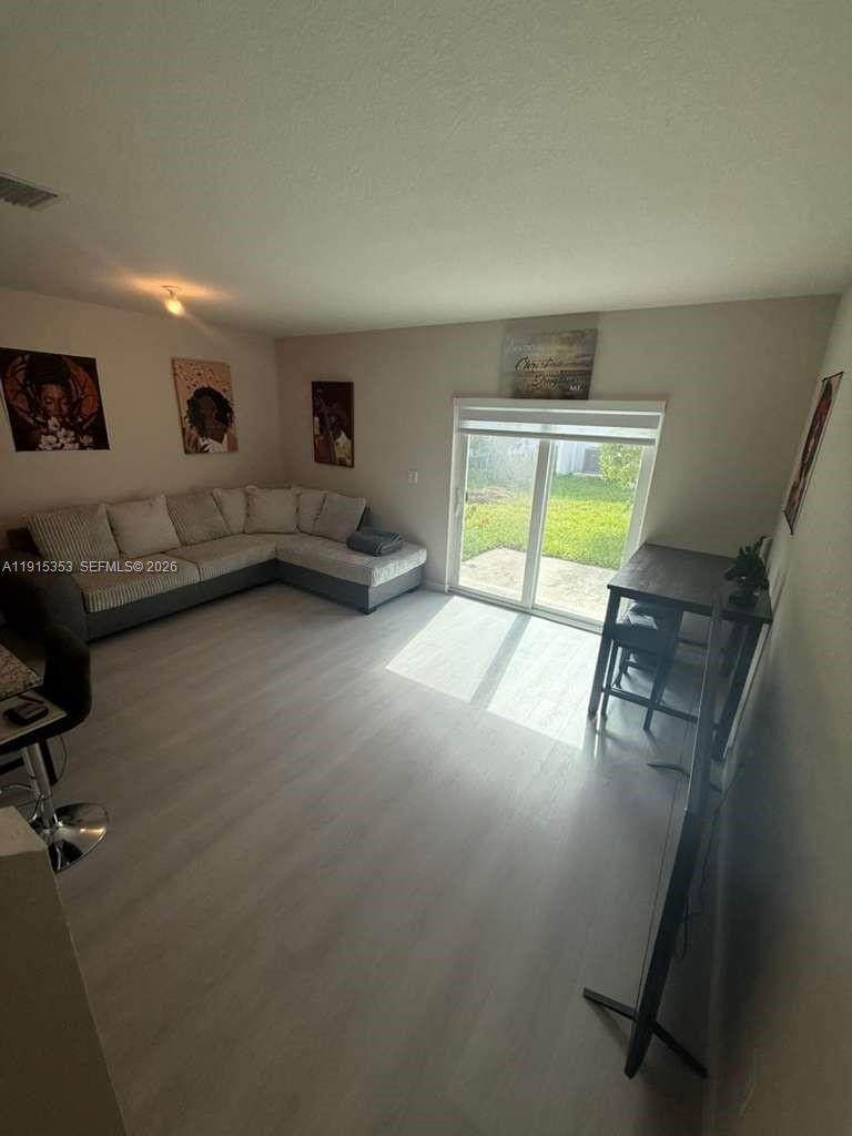 https://bt-photos.global.ssl.fastly.net/miami/orig_boomver_2_A11915353-2.jpg