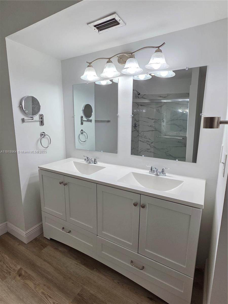 7034 114th Pl - Photo 1