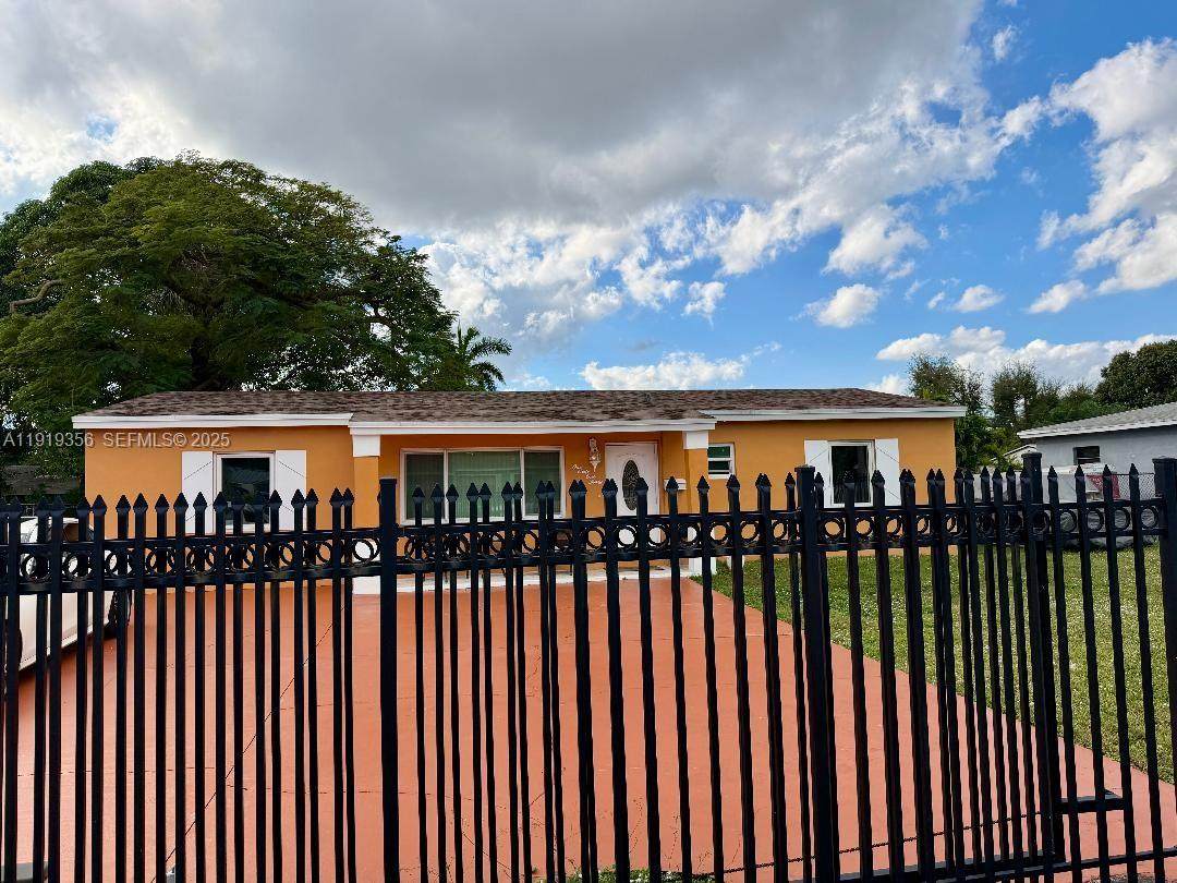 16130 28th Ct - Photo 1