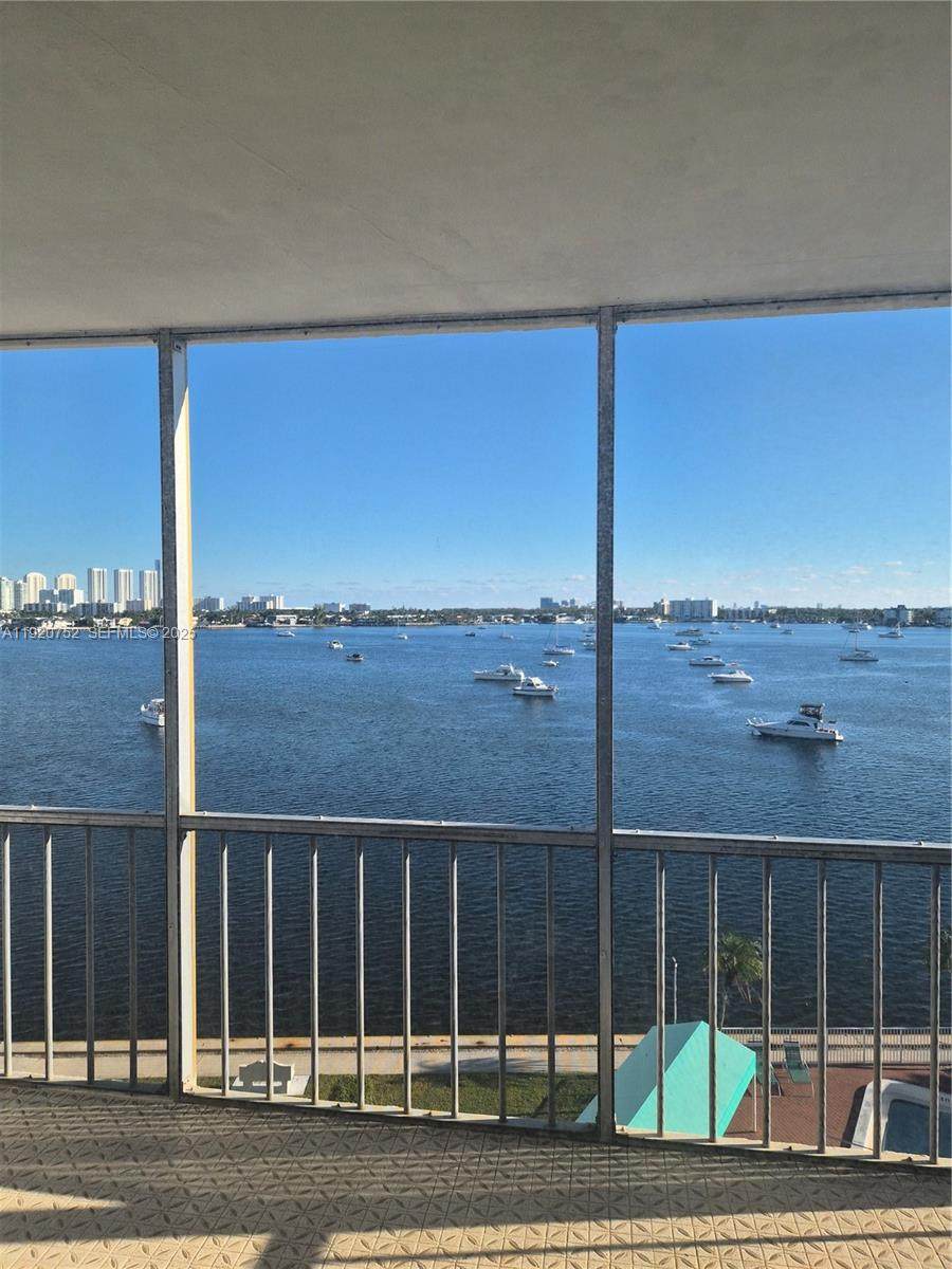 2910 Point East Dr - Photo 1