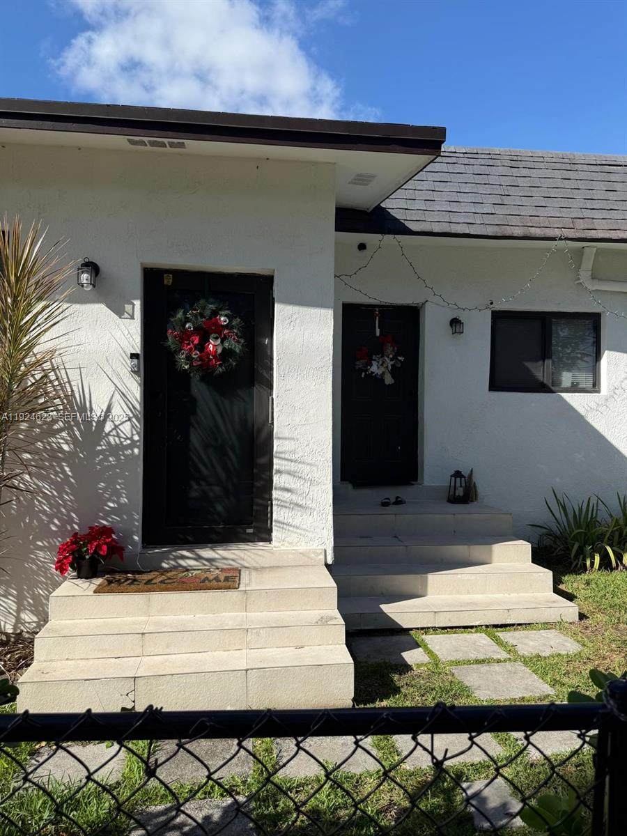 1800 18th Ter - Photo 1