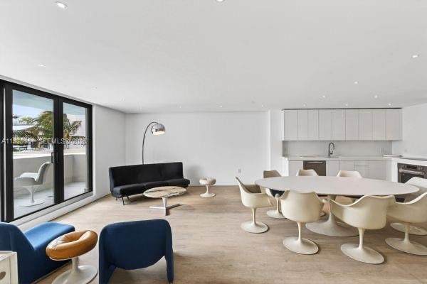 1800 Collins Ave - Photo 1