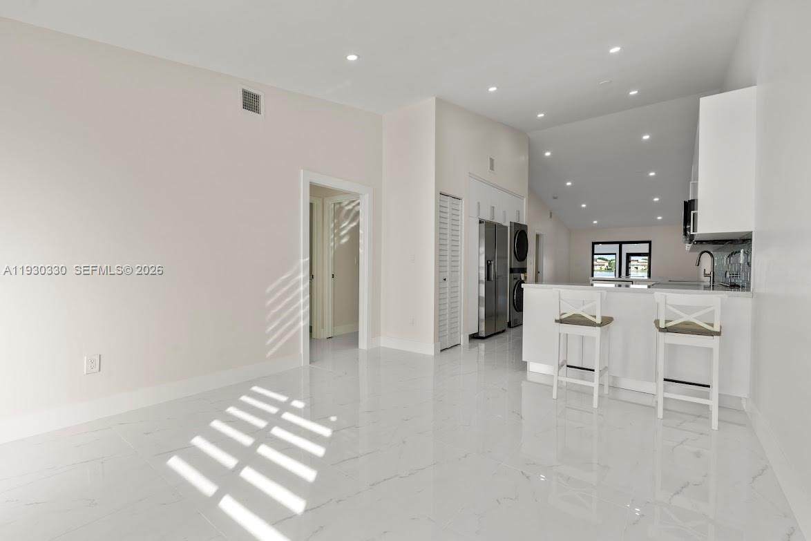 https://bt-photos.global.ssl.fastly.net/miami/1280_boomver_2_A11930330-2.jpg