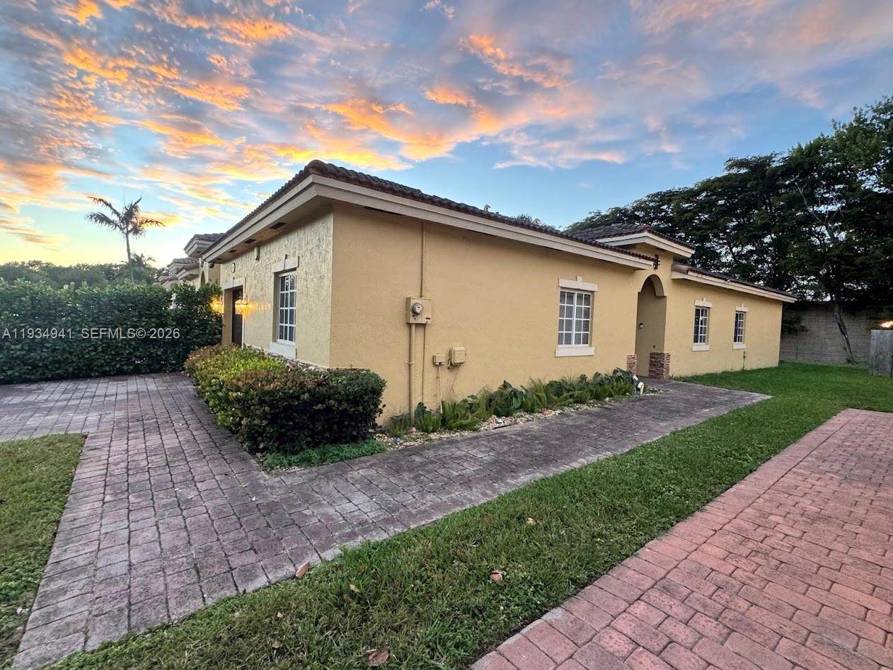 https://bt-photos.global.ssl.fastly.net/miami/orig_boomver_2_A11934941-2.jpg