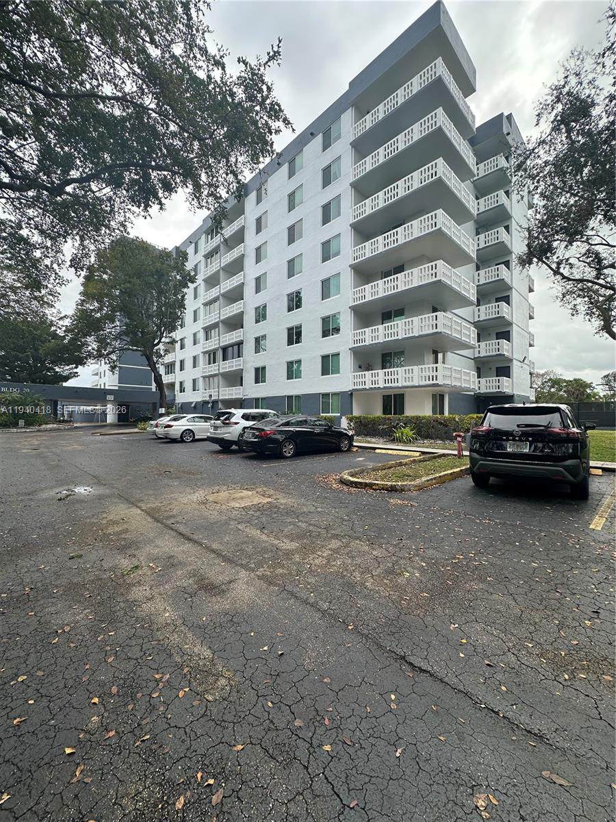 919 Hillcrest Dr - Photo 1