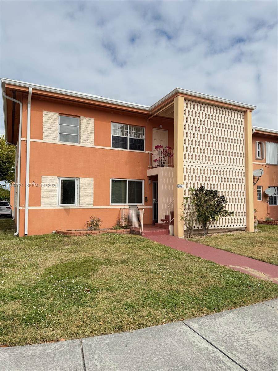 3671 10th St - Photo 1