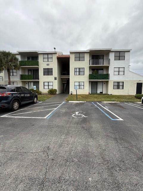 760 Executive Center Dr - Photo 1