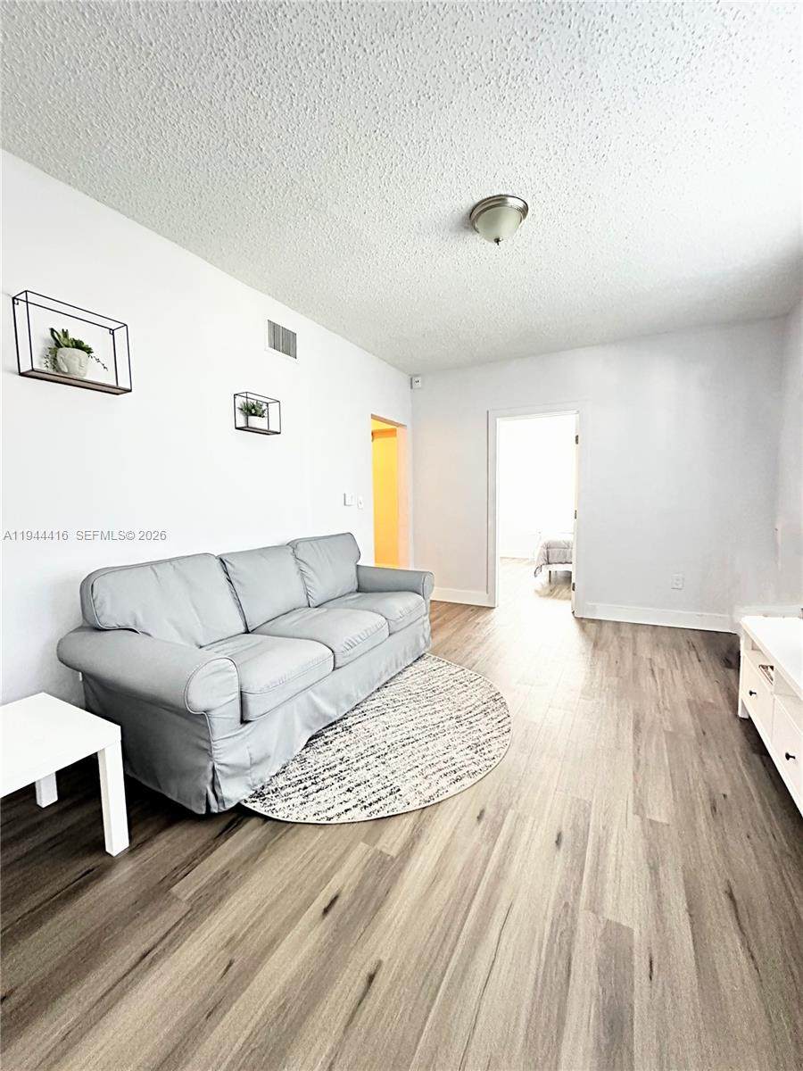1821 33rd  St - Photo 1