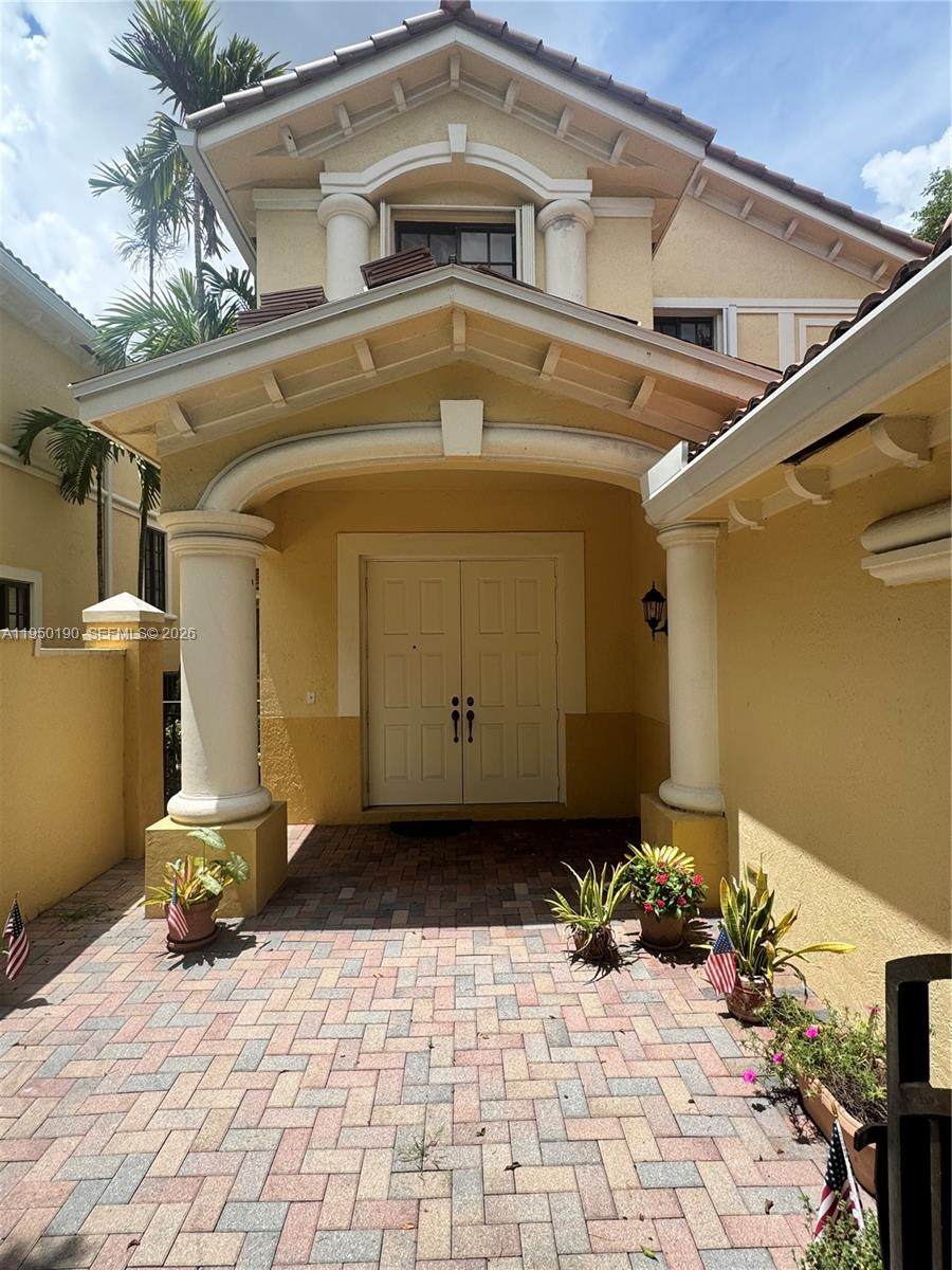 https://bt-photos.global.ssl.fastly.net/miami/1280_boomver_2_A11950190-2.jpg