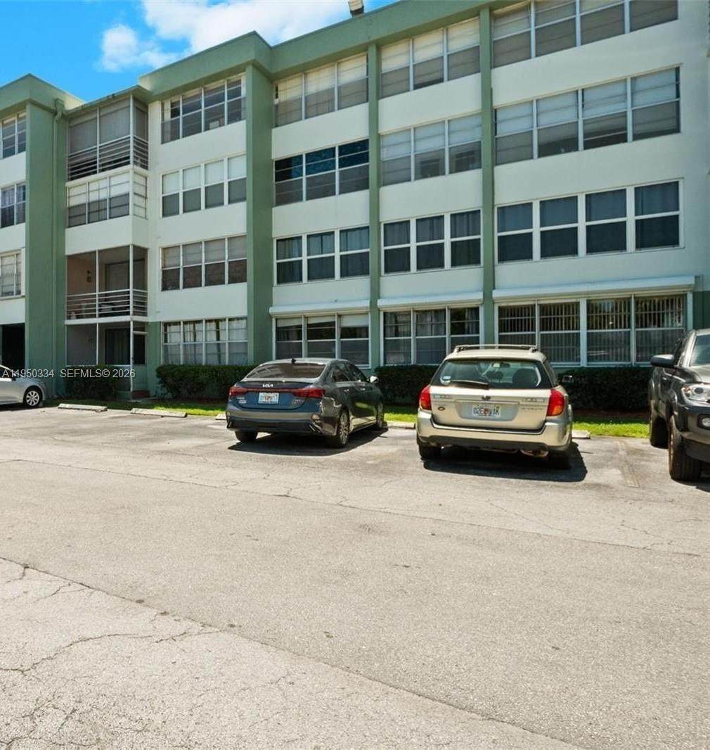 2771 Taft St - Photo 1