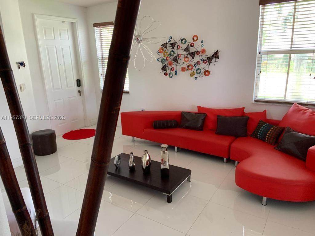 https://bt-photos.global.ssl.fastly.net/miami/orig_boomver_2_A11957373-2.jpg
