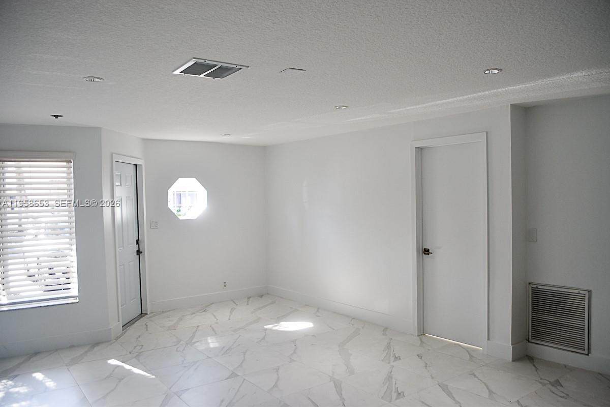 https://bt-photos.global.ssl.fastly.net/miami/orig_boomver_2_A11958653-2.jpg