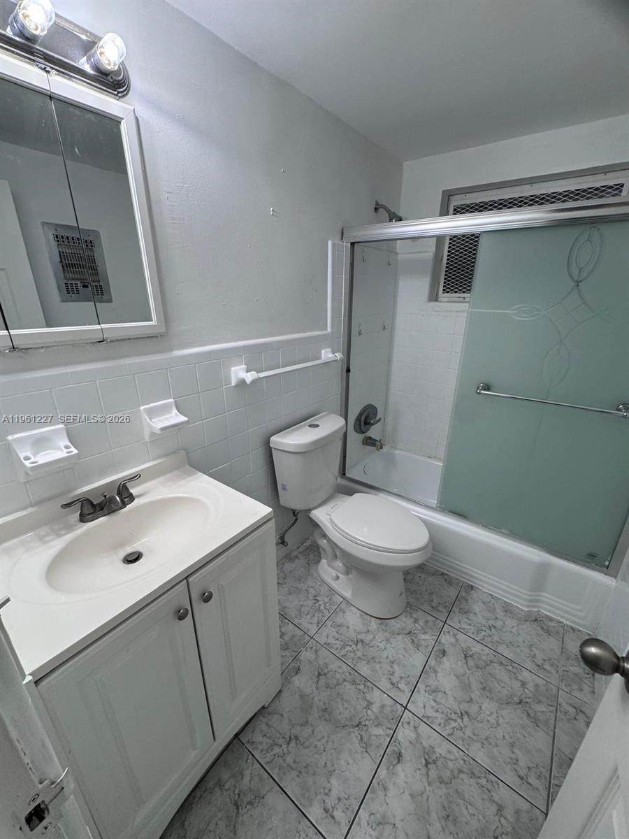 https://bt-photos.global.ssl.fastly.net/miami/orig_boomver_2_A11961227-2.jpg