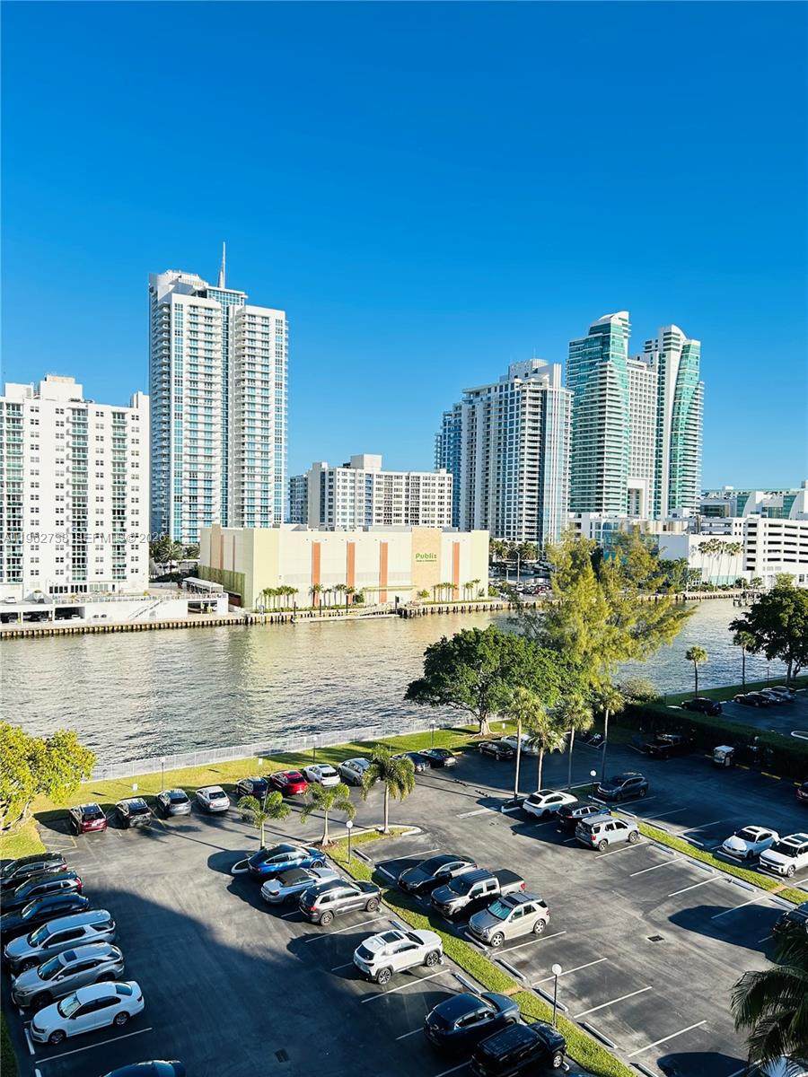 https://bt-photos.global.ssl.fastly.net/miami/orig_boomver_2_A11962738-2.jpg