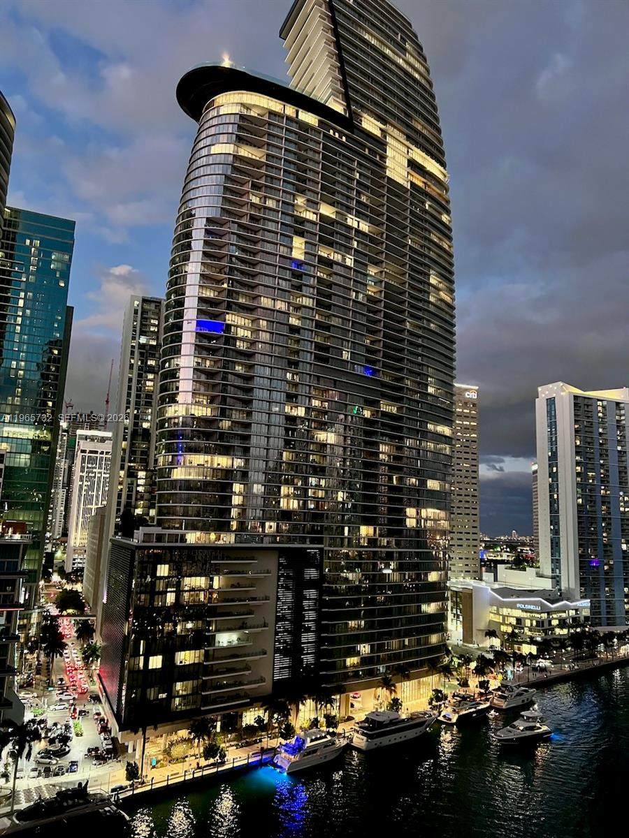 https://bt-photos.global.ssl.fastly.net/miami/orig_boomver_2_A11965732-2.jpg