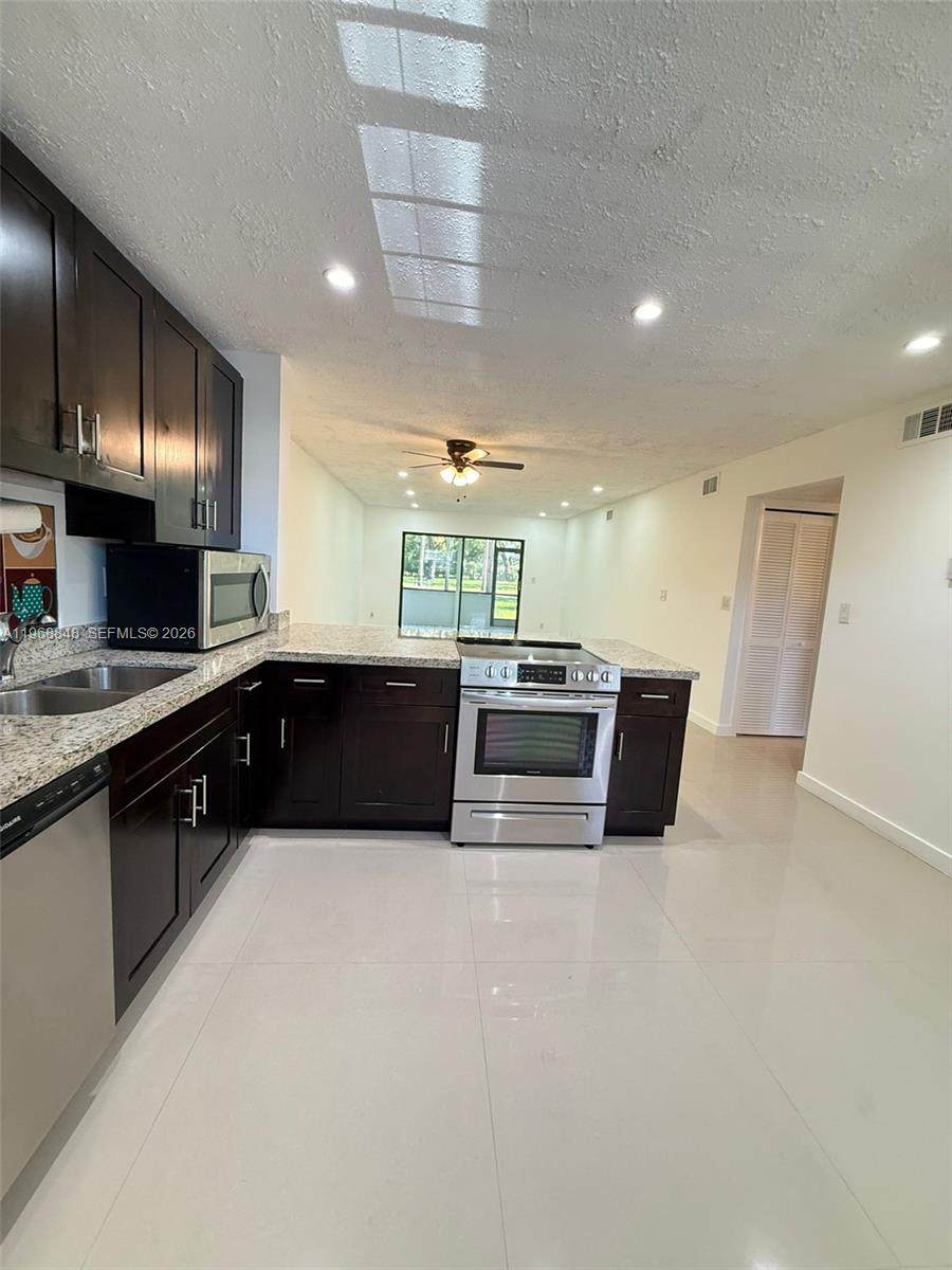 6095 Sabal Palm Blvd - Photo 1
