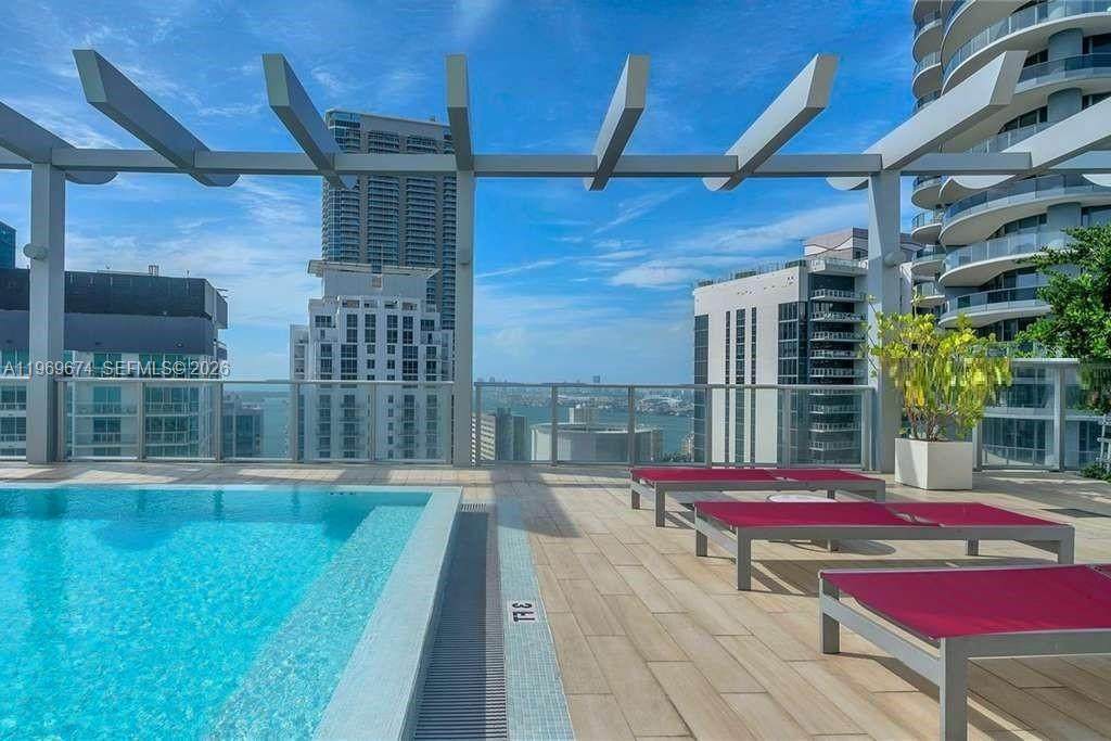 https://bt-photos.global.ssl.fastly.net/miami/1280_boomver_2_A11969674-2.jpg
