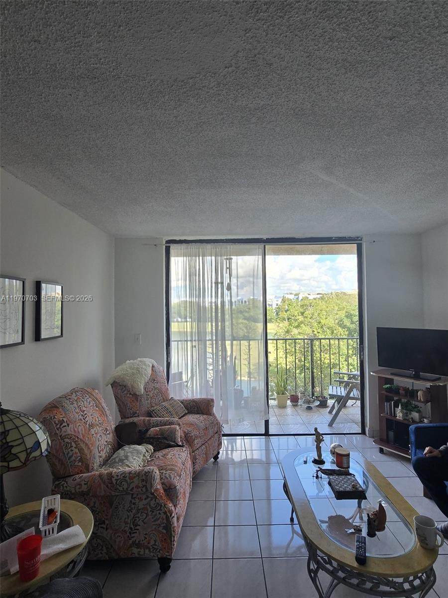 https://bt-photos.global.ssl.fastly.net/miami/1280_boomver_2_A11970703-2.jpg