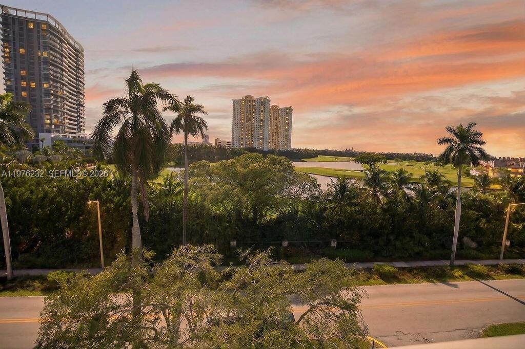 300 Diplomat Pkwy - Photo 1