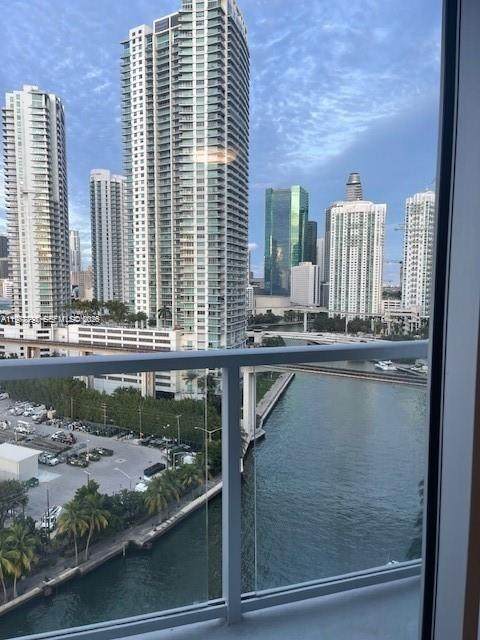 https://bt-photos.global.ssl.fastly.net/miami/orig_boomver_2_A11977798-2.jpg