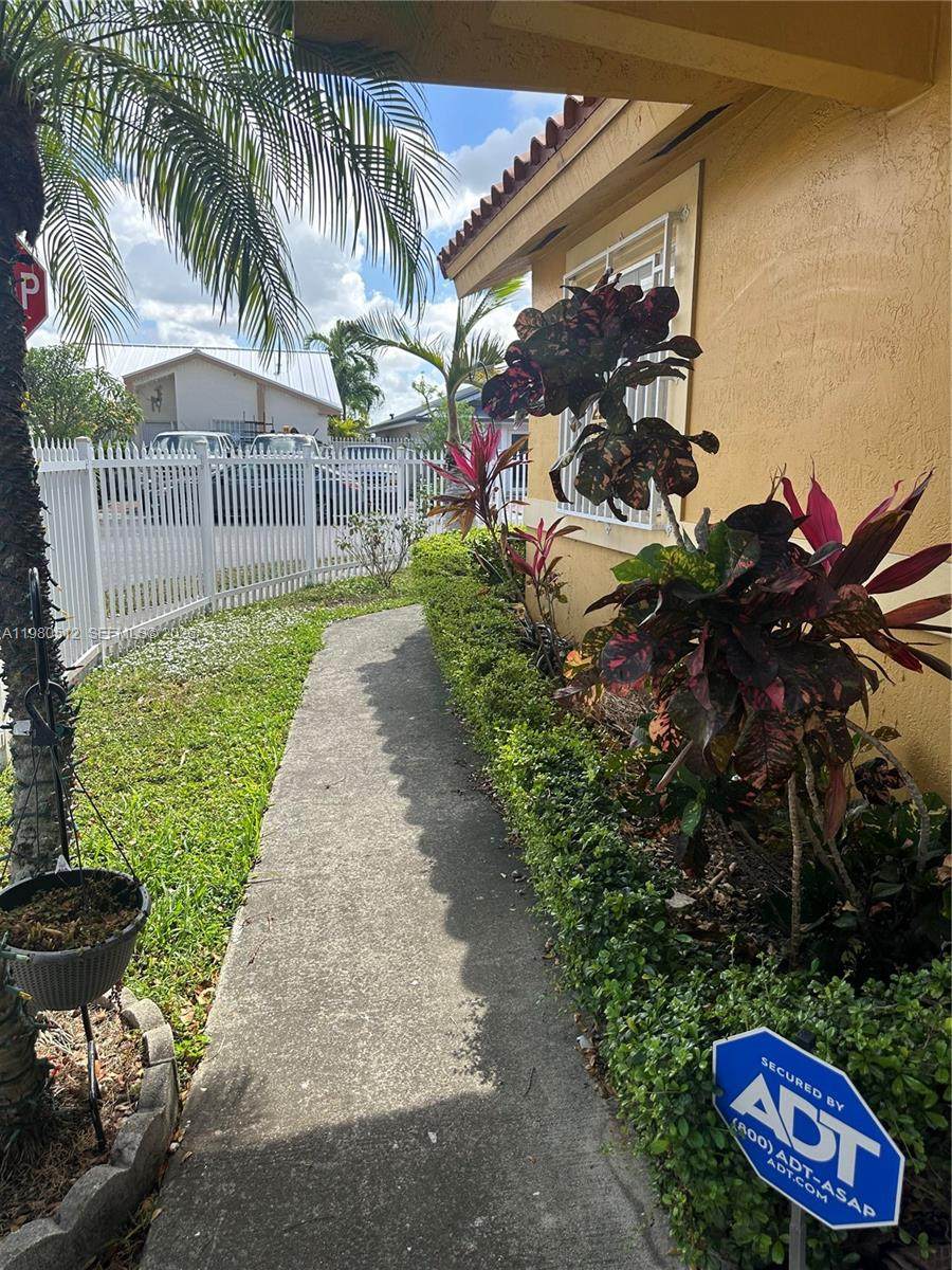 https://bt-photos.global.ssl.fastly.net/miami/orig_boomver_2_A11980512-2.jpg