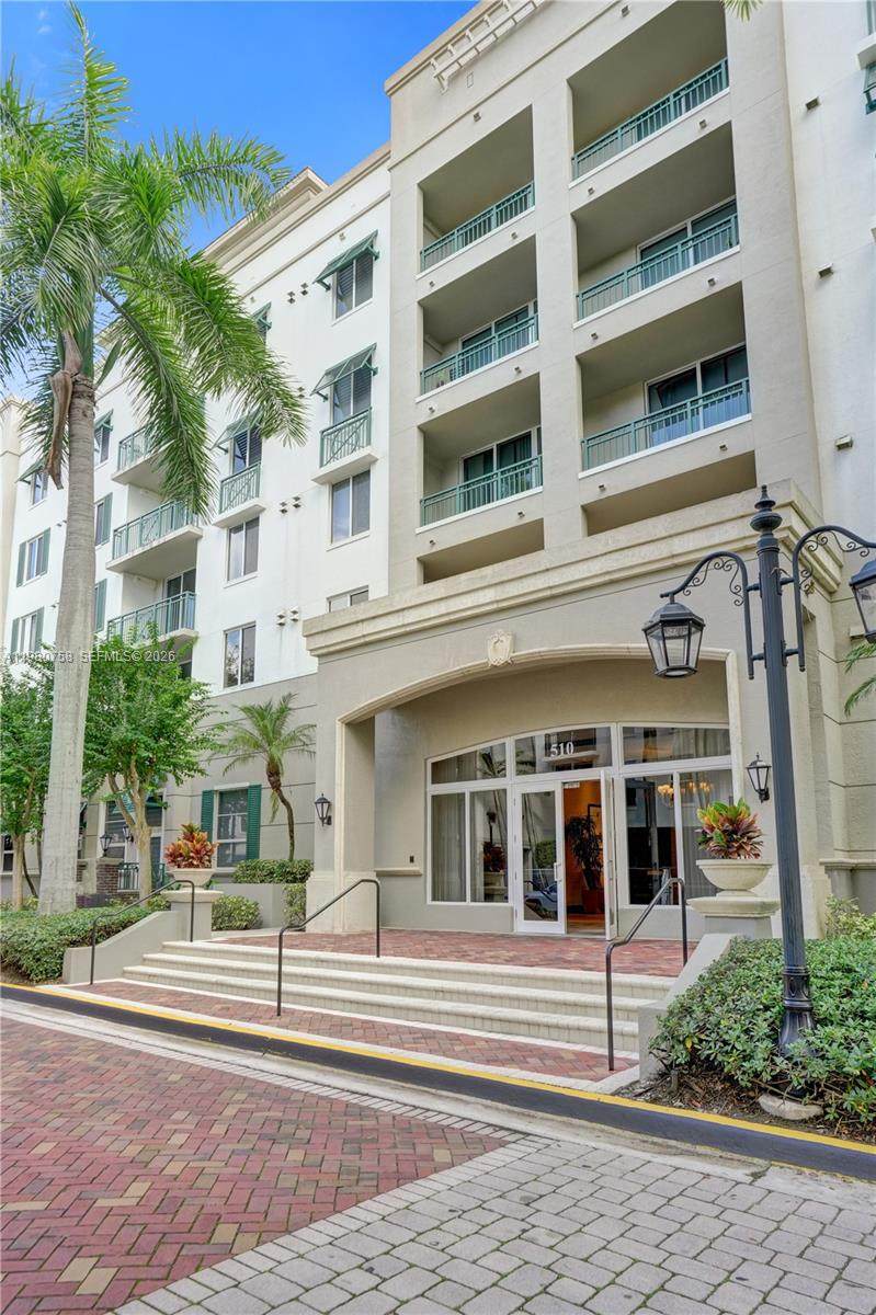 https://bt-photos.global.ssl.fastly.net/miami/1280_boomver_1_A11980758-2.jpg
