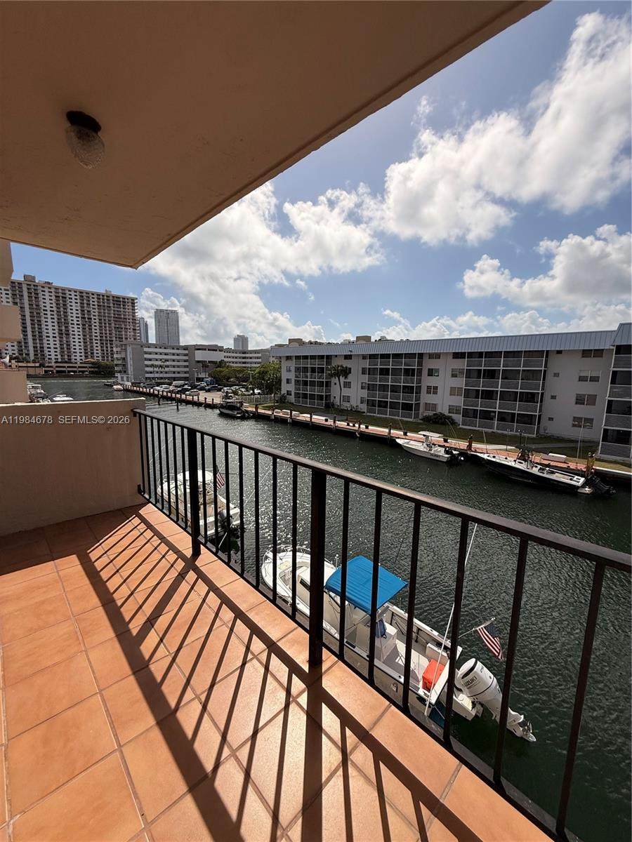 https://bt-photos.global.ssl.fastly.net/miami/orig_boomver_2_A11984678-2.jpg