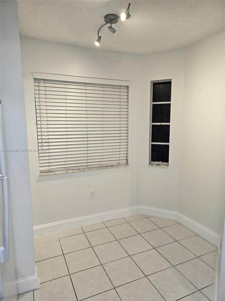 https://bt-photos.global.ssl.fastly.net/miami/orig_boomver_2_A11993649-2.jpg