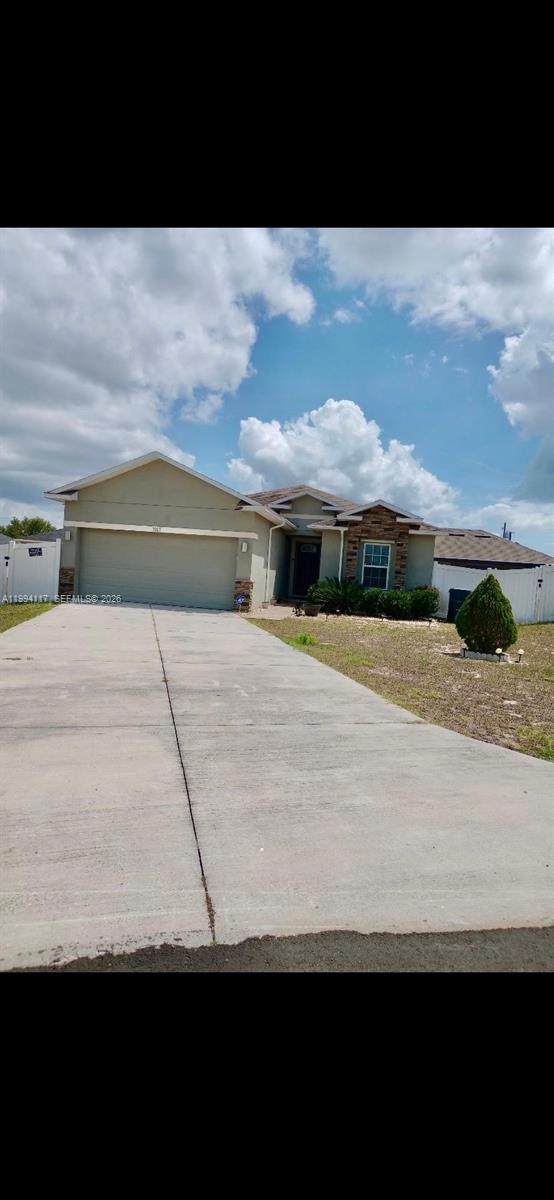 1017 Fraser Place - Photo 1
