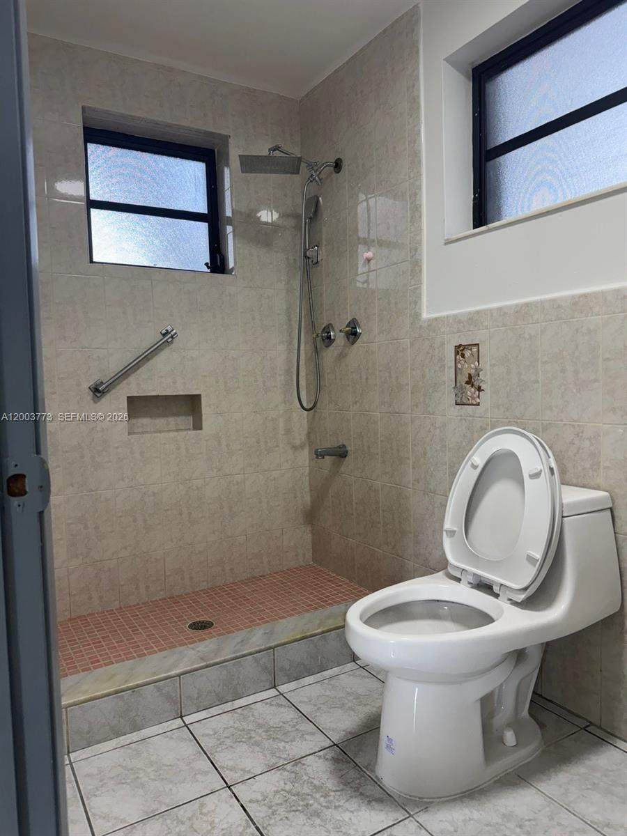 https://bt-photos.global.ssl.fastly.net/miami/1280_boomver_1_A12003773-2.jpg