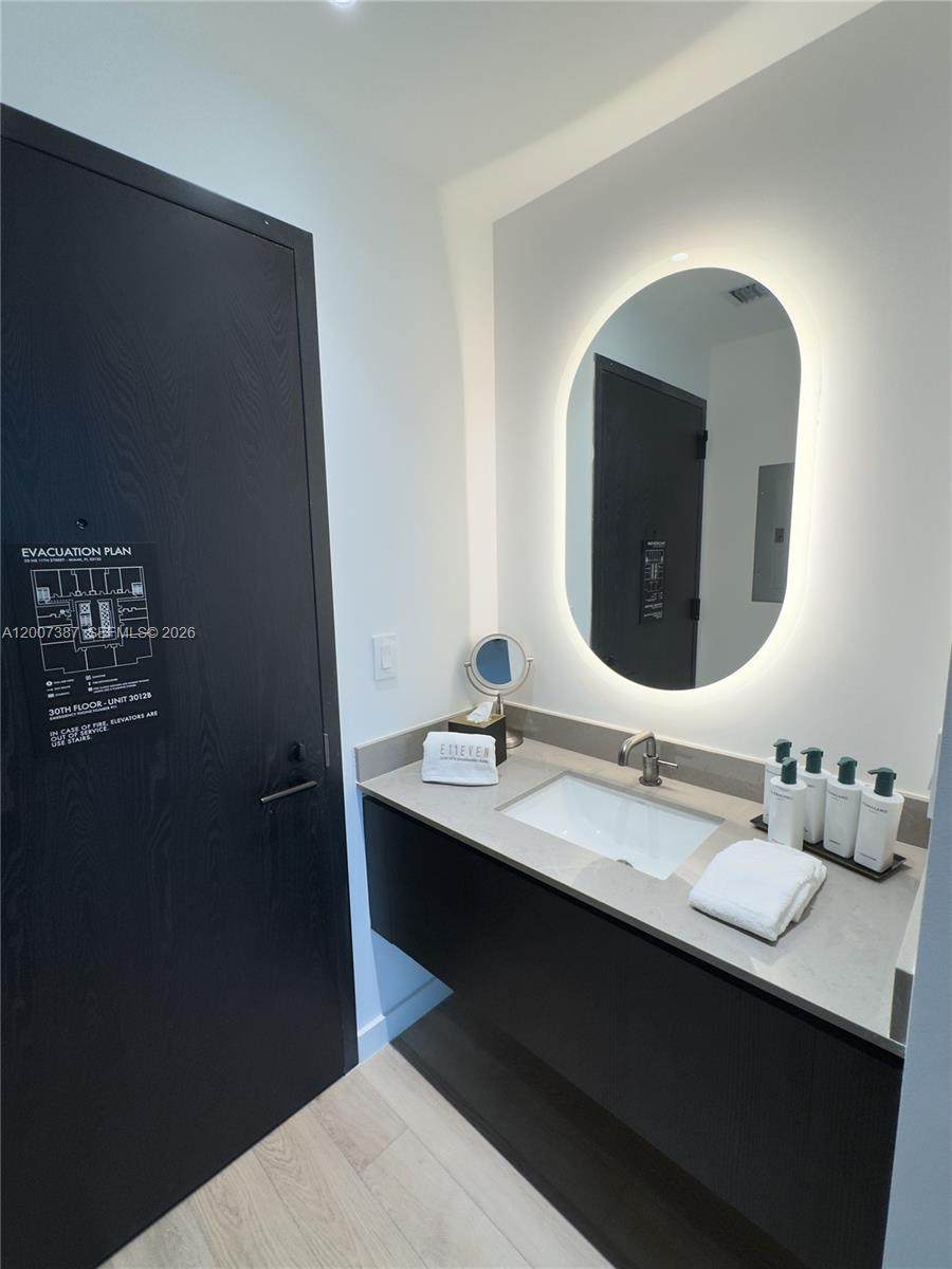 https://bt-photos.global.ssl.fastly.net/miami/orig_boomver_1_A12007387-2.jpg