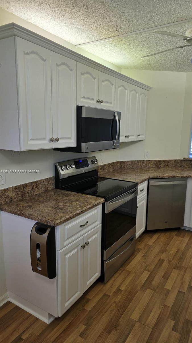 23305 Barwood Ln N - Photo 1