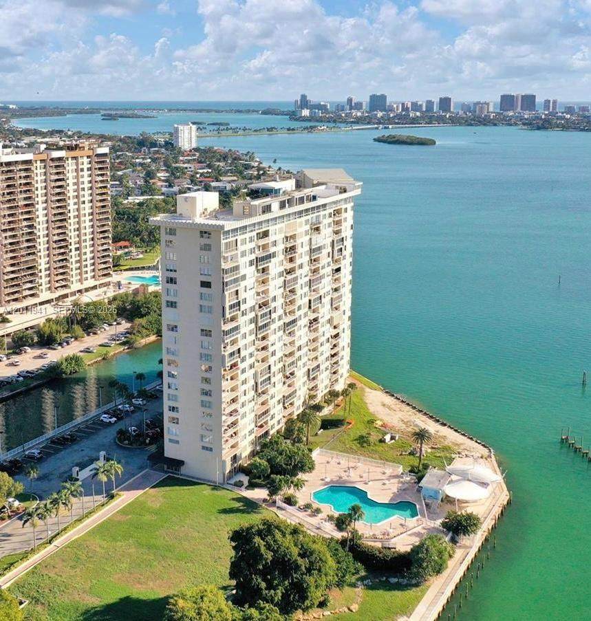 https://bt-photos.global.ssl.fastly.net/miami/orig_boomver_2_A12011941-2.jpg