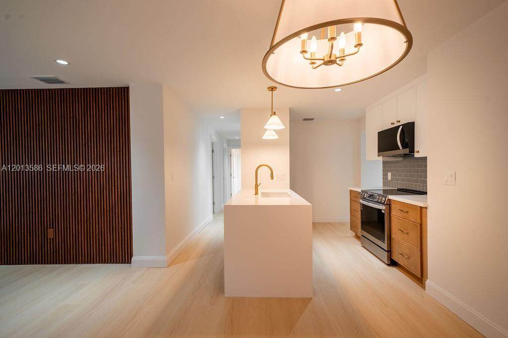 1550 Greenway Dr - Photo 1