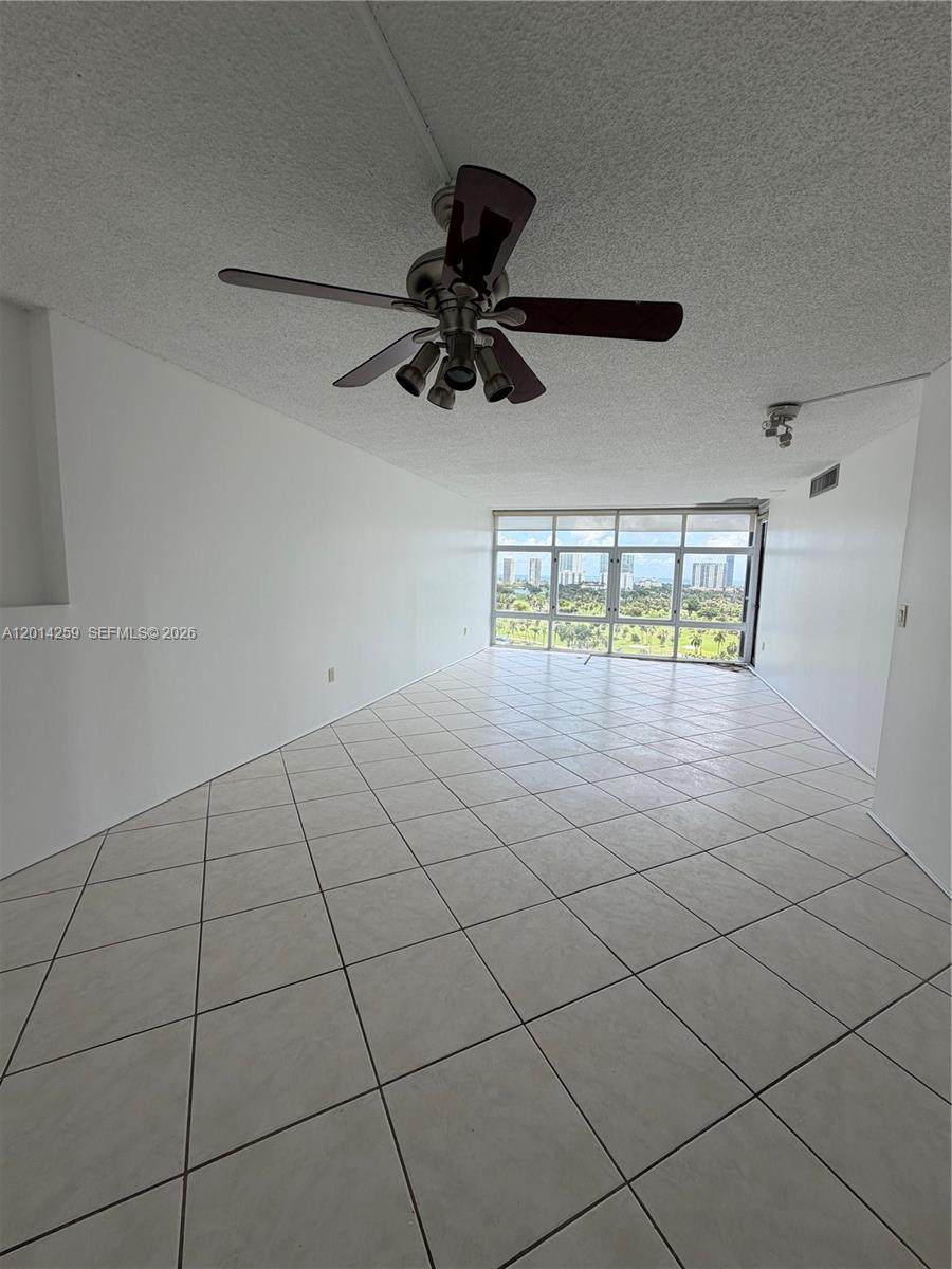 https://bt-photos.global.ssl.fastly.net/miami/orig_boomver_1_A12014259-2.jpg