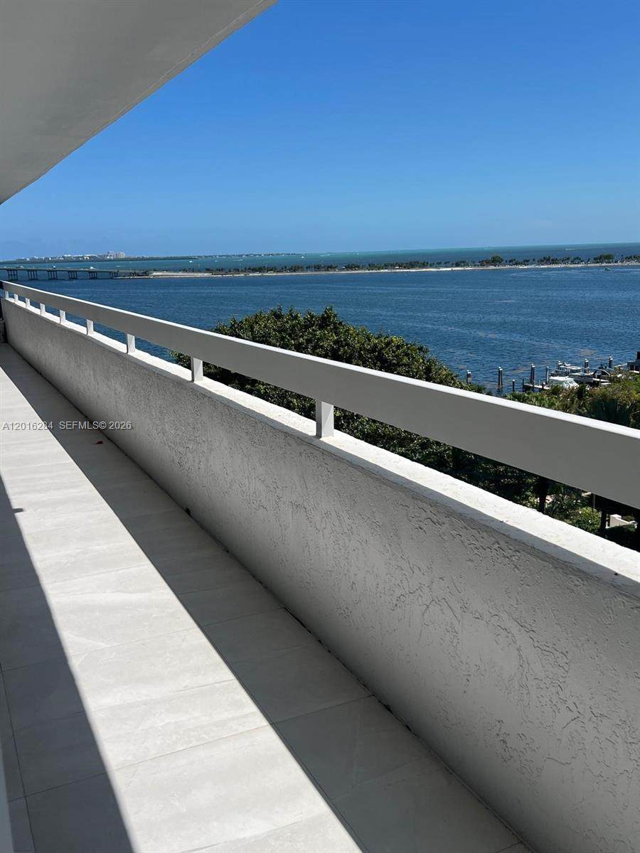 https://bt-photos.global.ssl.fastly.net/miami/orig_boomver_2_A12016284-2.jpg