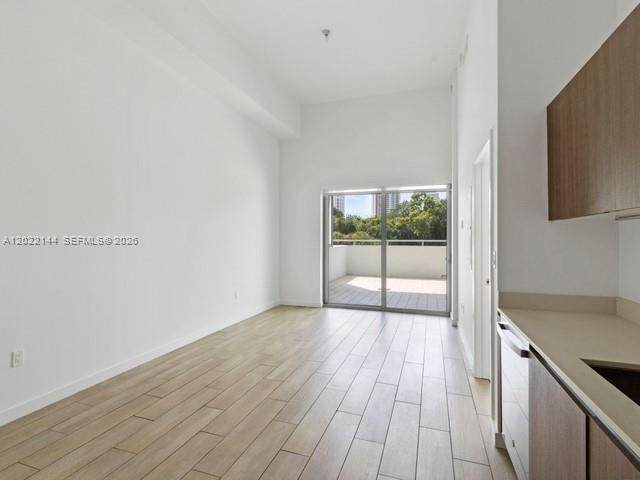 1600 1 Ave - Photo 1