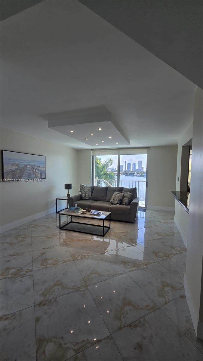 https://bt-photos.global.ssl.fastly.net/miami/orig_boomver_2_A12025040-2.jpg