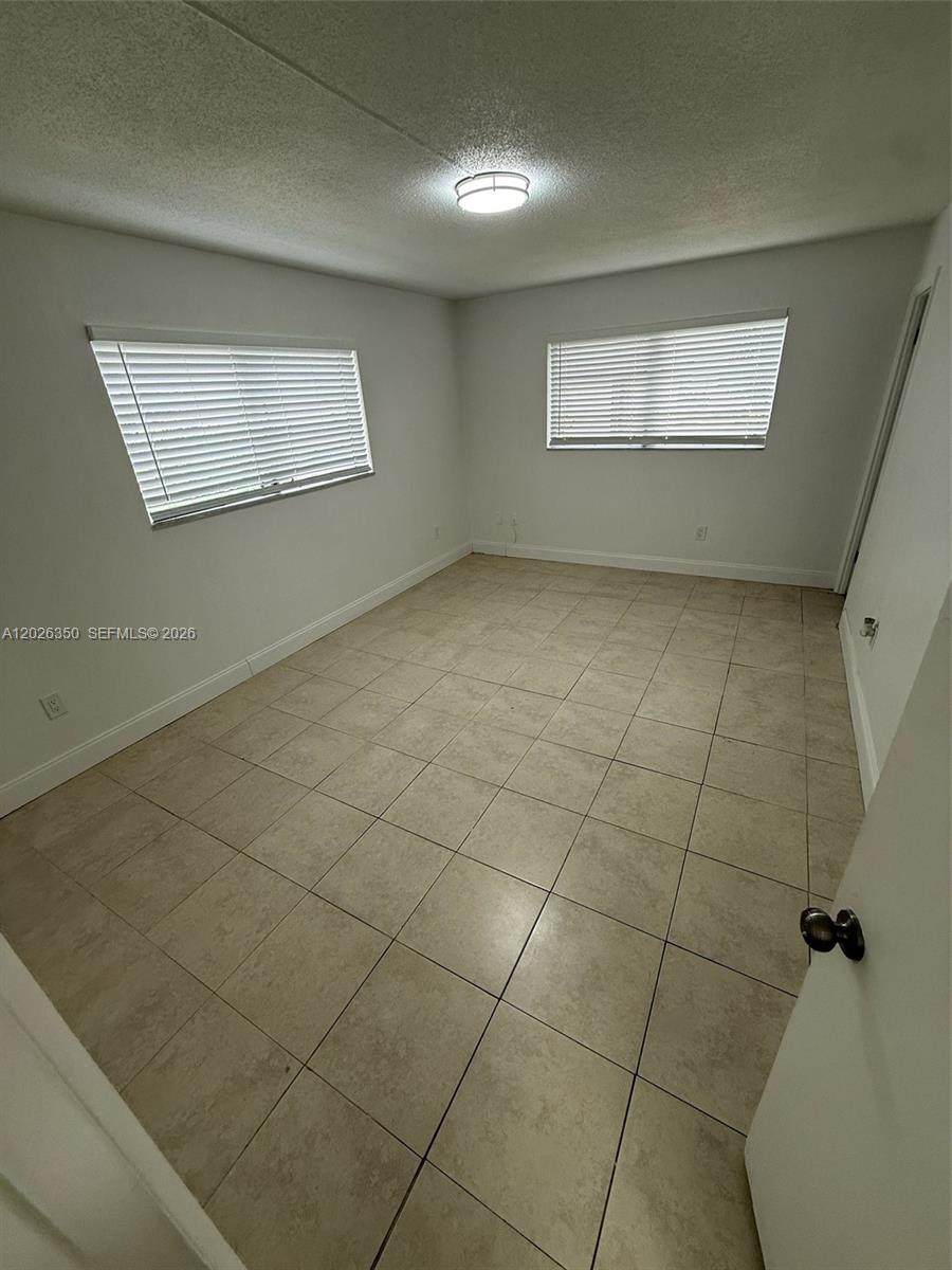 15221 6th Ave - Photo 1